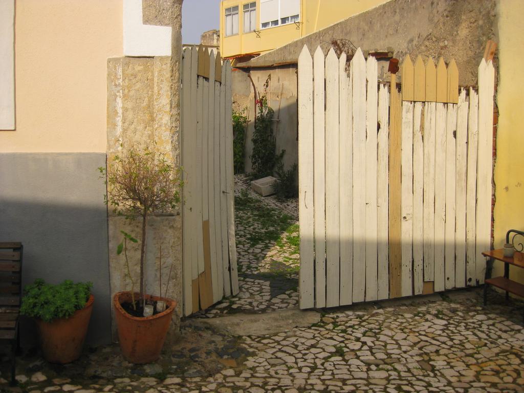 The Back Yard Nest Apartment Lisboa Стая снимка